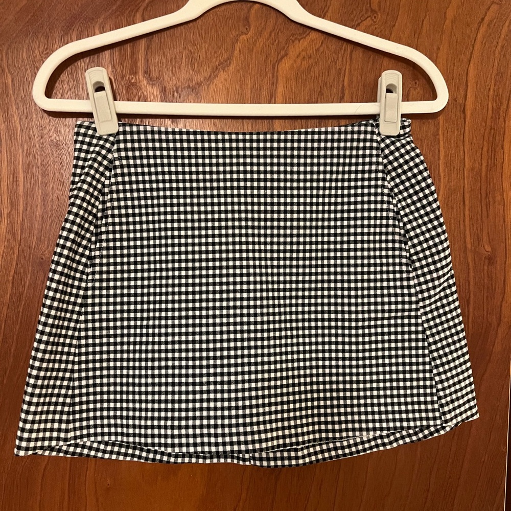 Urban Outfitters Black and White Gingham Skirt - Picture 3 of 4